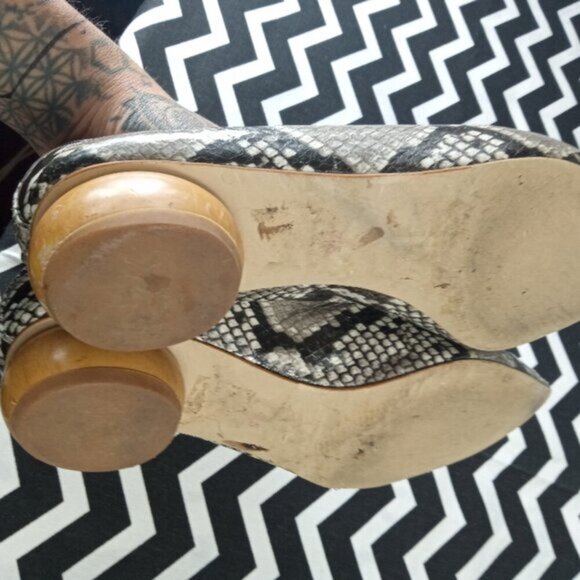 JEFFREY CAMPBELL viona faux snakeskin slide slip on loafer shoes sz 7.5 - Picture 5 of 7